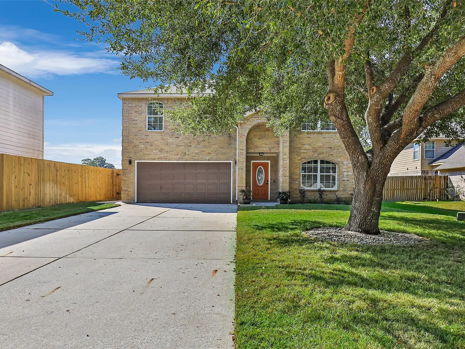 3 bed, 2.5 bath, 2687 sqft, $2,400 — Photo 2