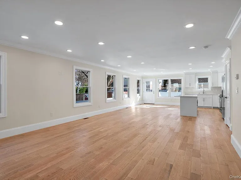 68 Edgewood Rd #B — Photo 2