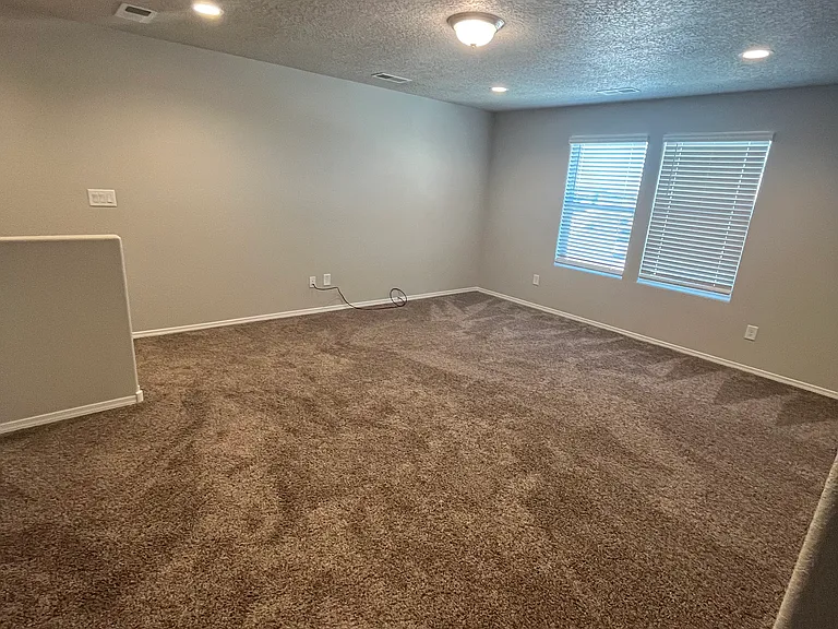 4489 Skyline Loop NE — Photo 9