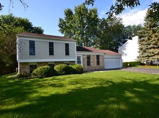 1405 Tanglewood Dr, Algonquin, IL