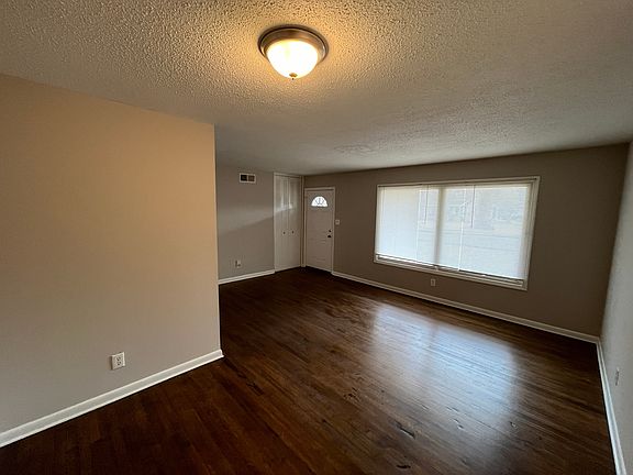 3rd image of 4948 Cloister Ave