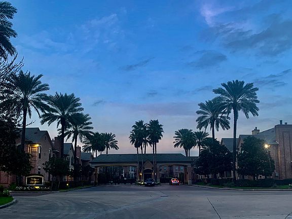 San Brisas Apartments Entrance Gates