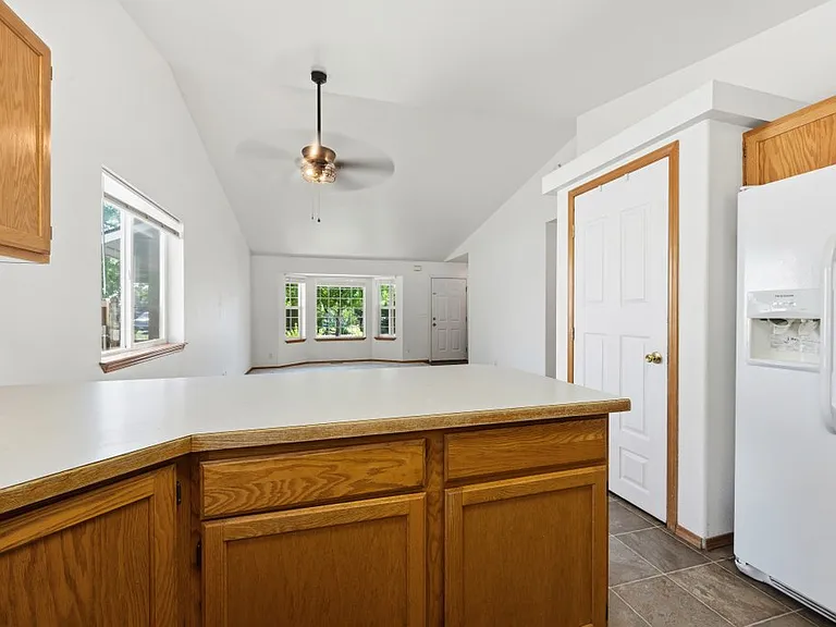 5769 N Lachaise Ln — Photo 10