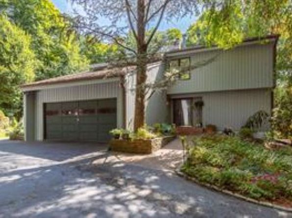29 Pease Rd