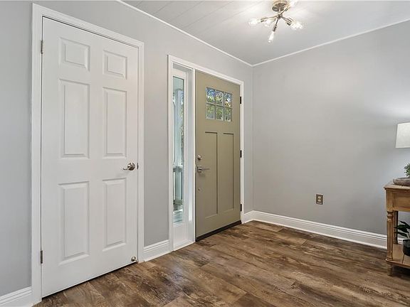 2nd image of 640 Tete Lours Dr APT 32