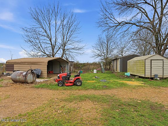 5th image of 2729 Davis Rd