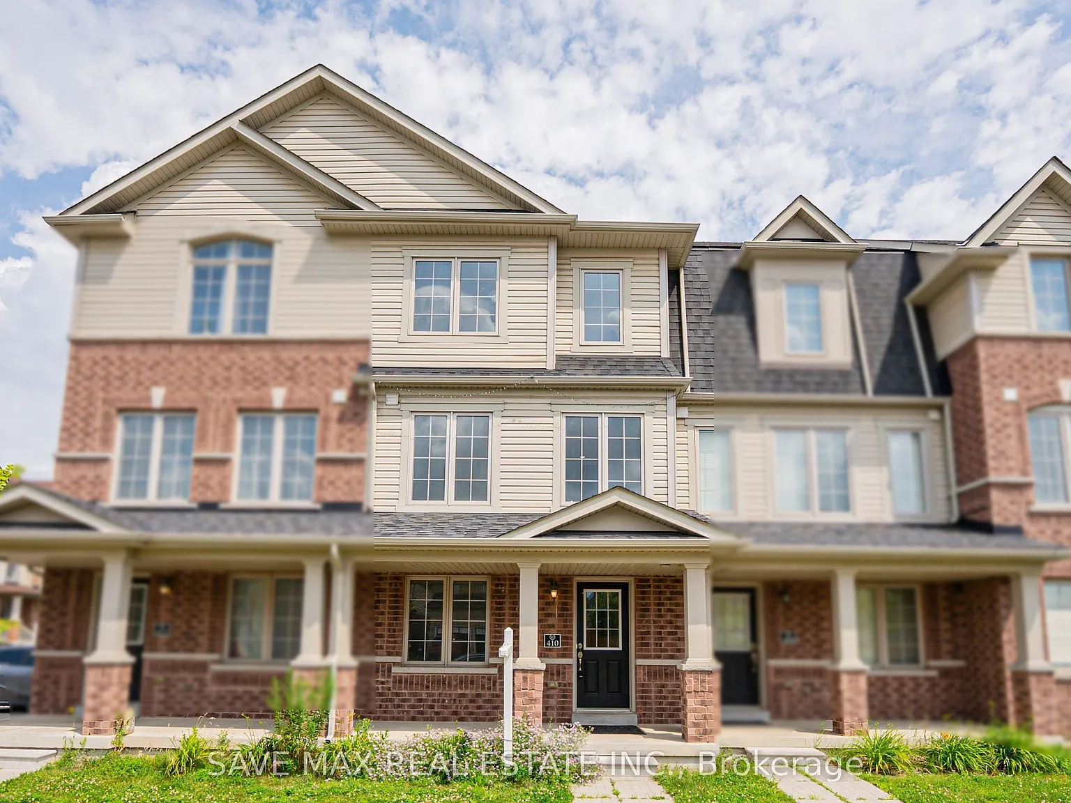 4 bed, $2,650 — Photo 1