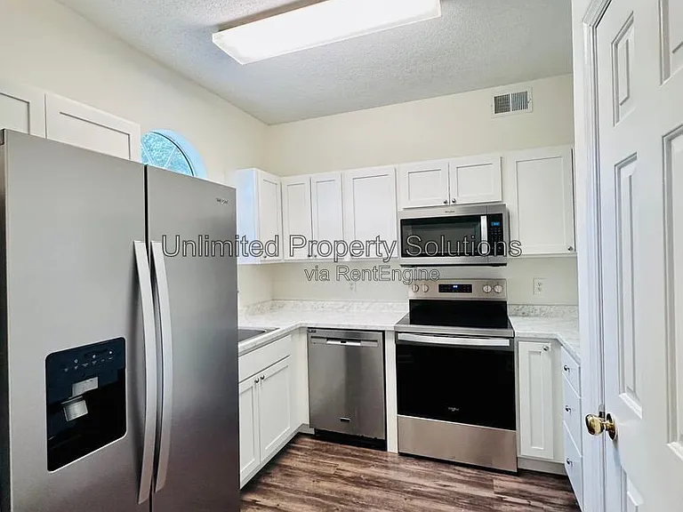 733 Bragg Dr #C — Photo 3