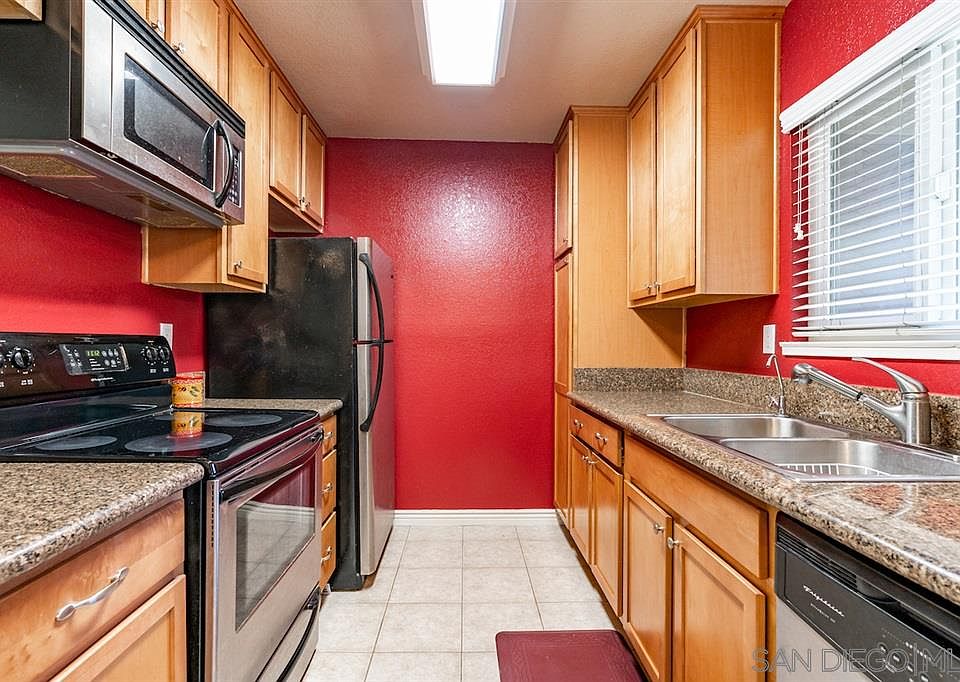 1st image of 1000 Estes St Unit 25