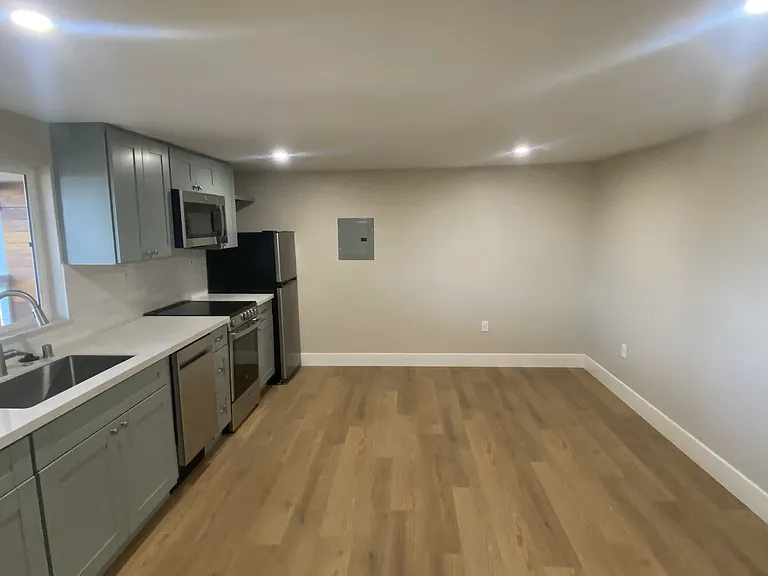 8090 Vista Dr — Photo 6