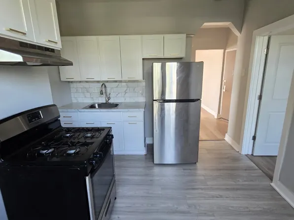 122 Randolph Avenue image 1 of 5