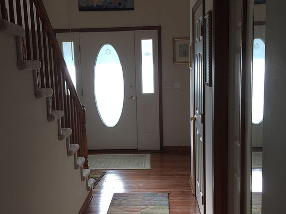 5th image of 105 Leanne Dr