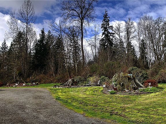 3rd image of 13416 206th St SE