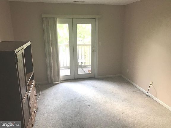 2nd image of 94 Yellowwood Ct #94