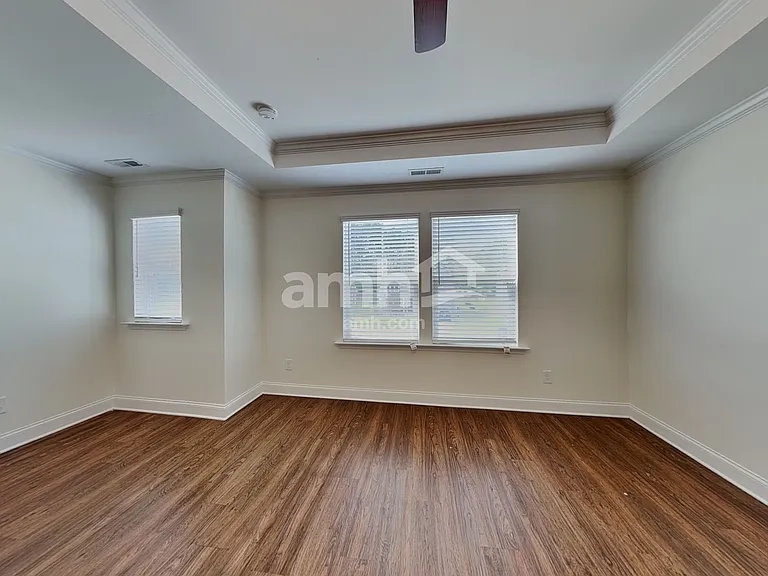 112 Pullen Dr — Photo 10