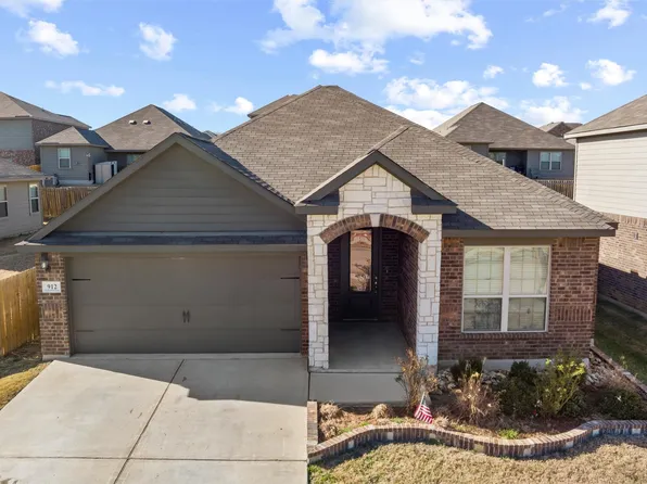 912 Juneberry Dr, Denton, TX 76207