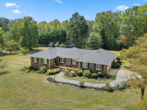 1105 Pine Knl, Pendleton, SC 29670