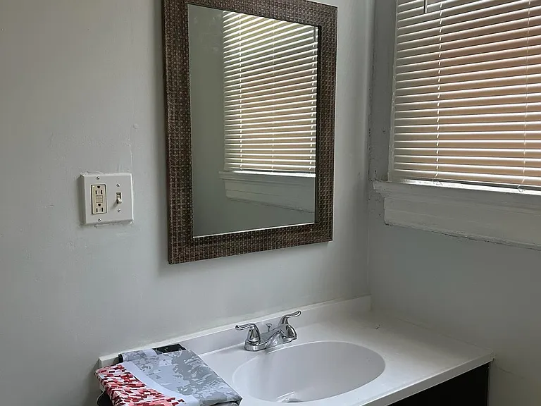 5528 Gilmore Ave — Photo 8