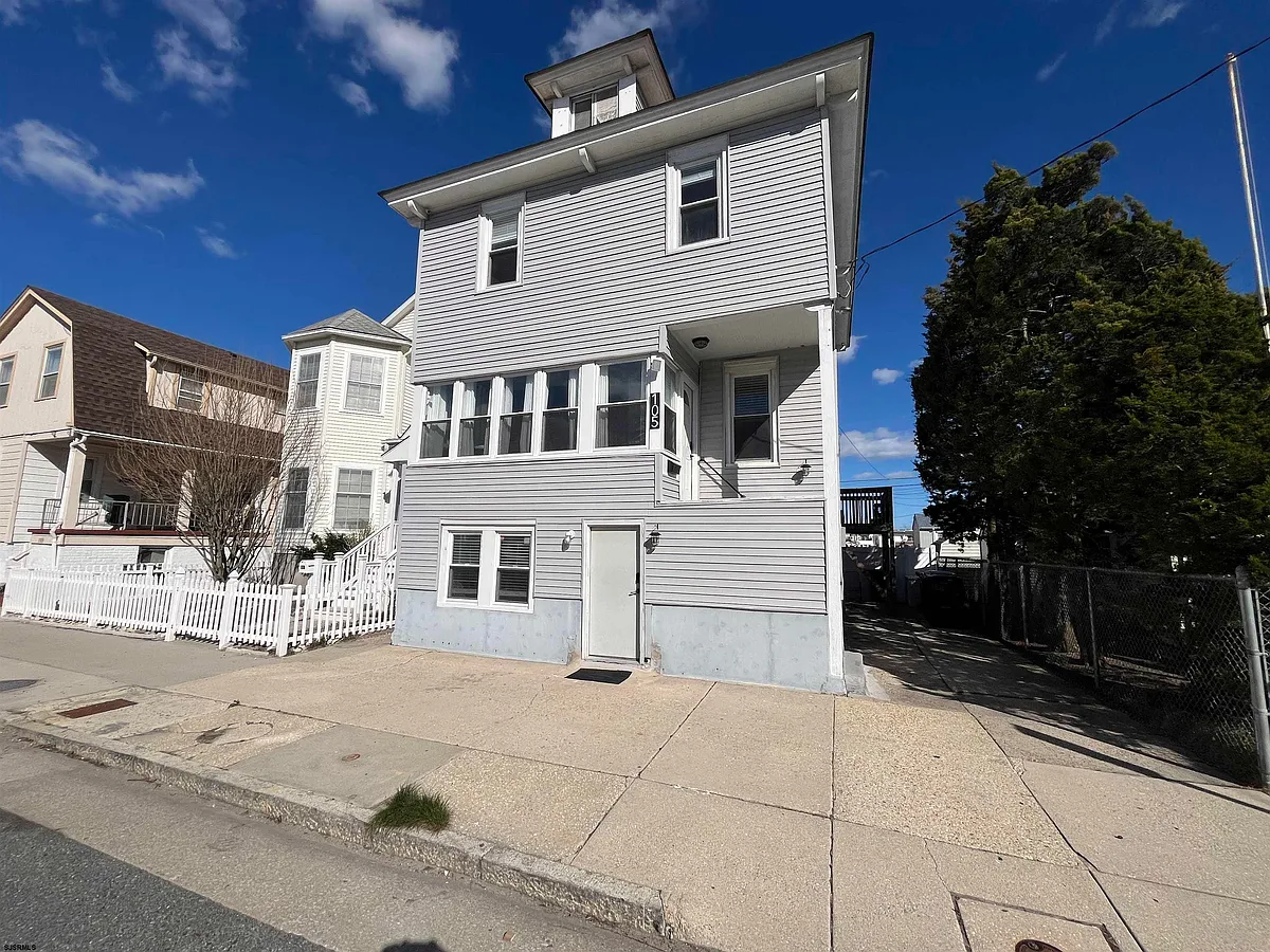 Building Photo - 105 N Windsor Ave