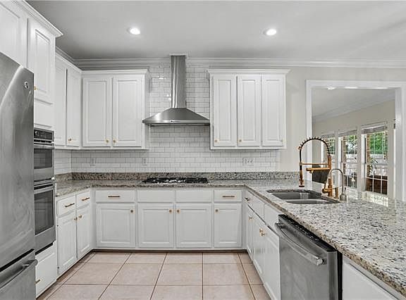 5th image of 404 Rosedown Way