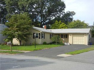 21 Harvard Ct, Cranston, RI 02920