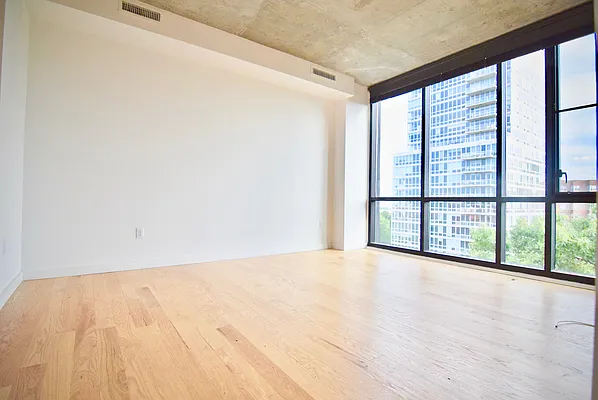 Rented by Safdie Realty Group | media 23