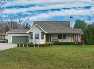 3089 E Maple Rd, Milford, MI 48381