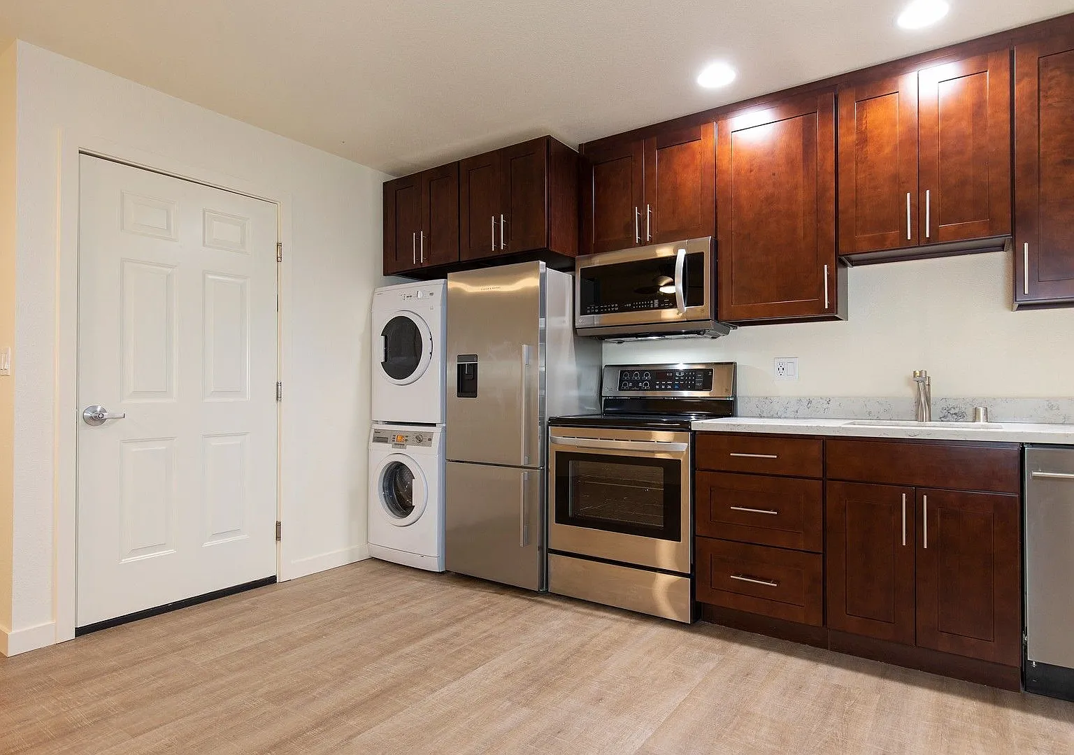 48th Street Apartments — Photo 2