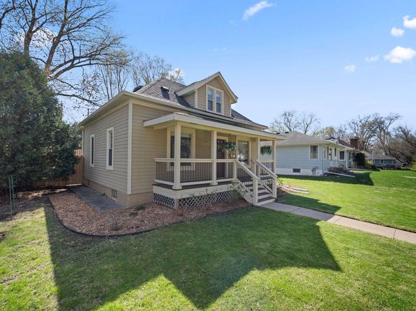 239 19th Ave N, Hopkins, MN 55343