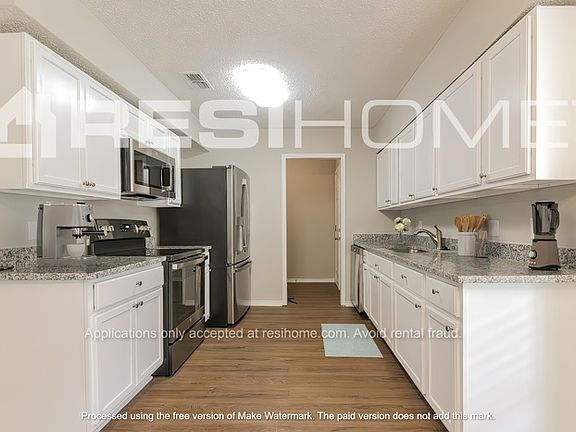 2nd image of 749 Hampshire Dr