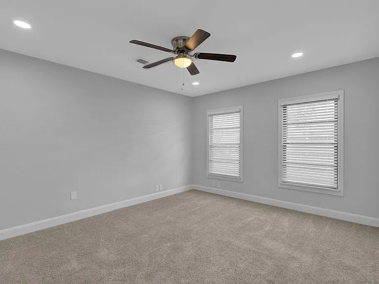3327 Wentworth St — Photo 19