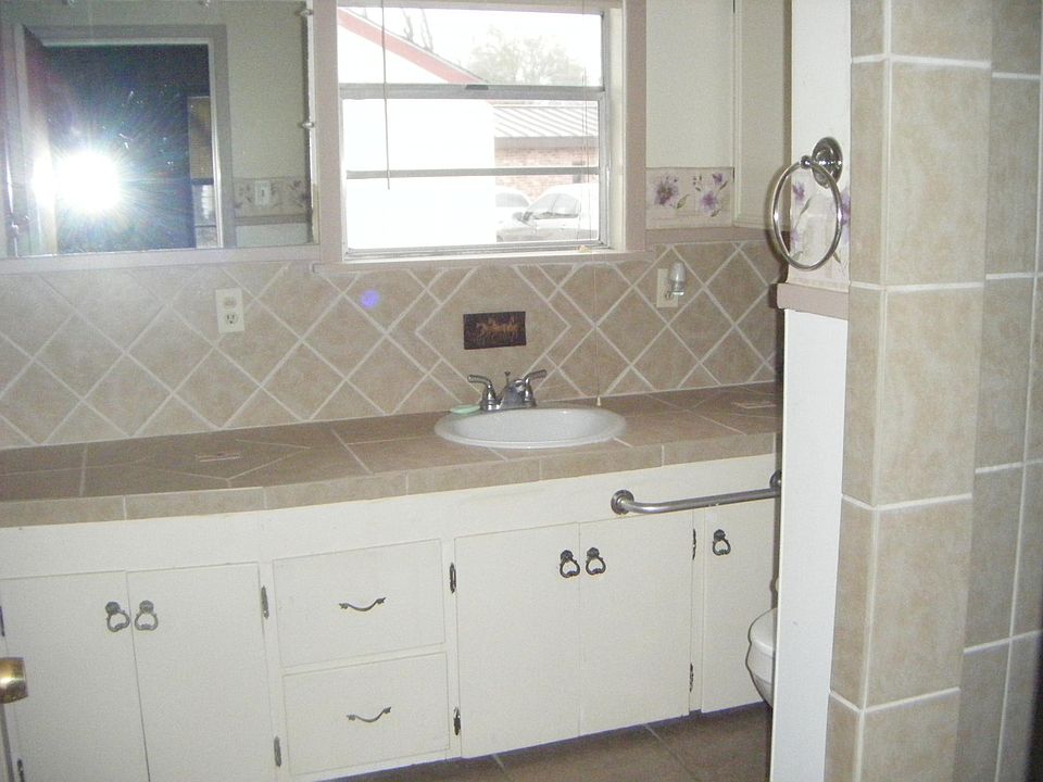 1 of 2 Bathrooms