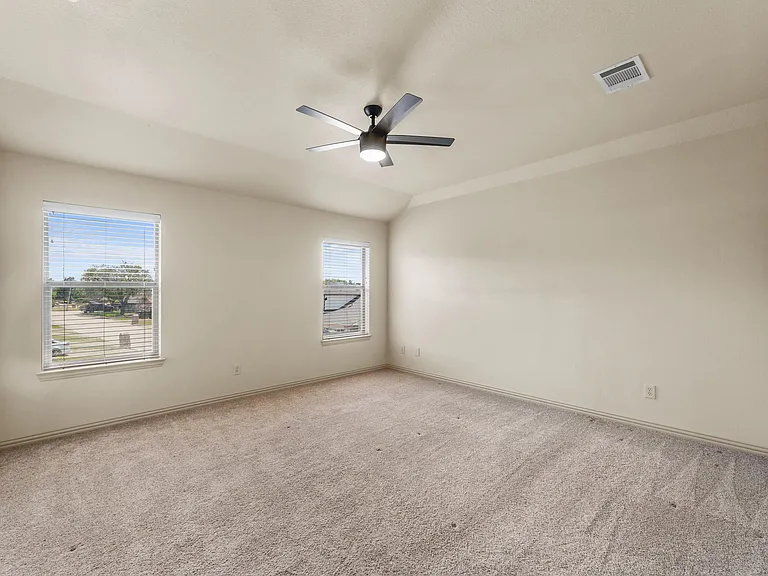 511 Mariner Dr — Photo 17