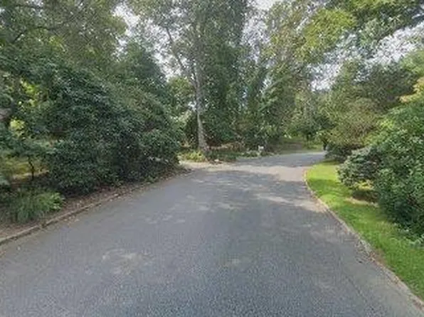 49 Smugglers Path, Jamesport, NY 11947