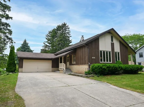 8603 N Regent ROAD, Fox Point, WI 53217