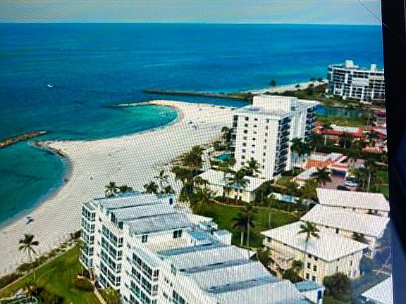 2nd image of 2121 Gulf Shore Blvd N