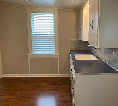 3rd image of 657 1st St W
