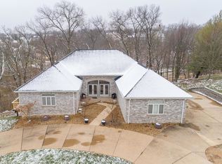 2311 Spyglass Summit Ct, High Ridge, MO 63049
