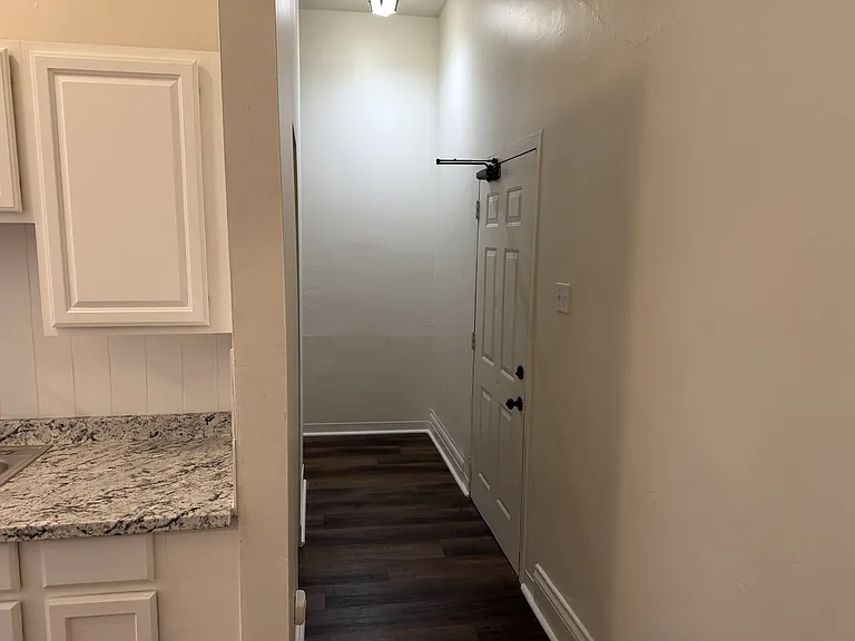 147 Locust St #1 — Photo 8