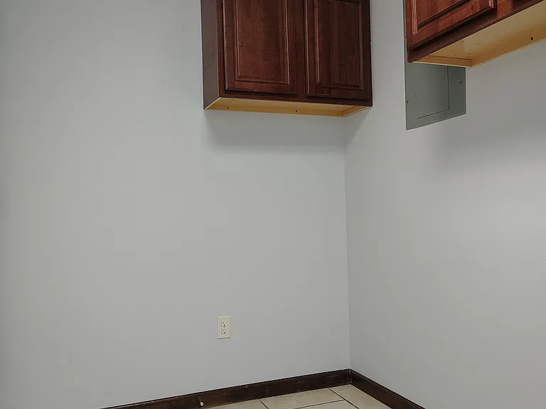 2518 Pineridge St — Photo 11