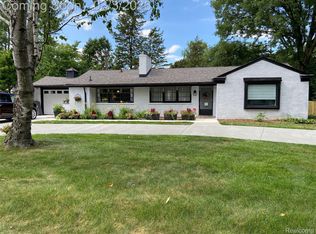 16256 W Thirteen Mile Rd, Beverly Hills, MI 48025