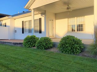 3320 Red Bud Ln, Springfield, IL 62712