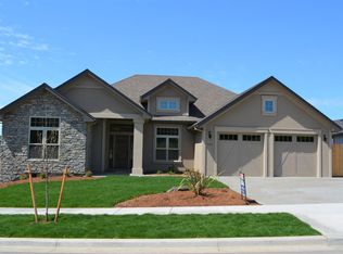 512 Waterstone Dr, Medford, OR