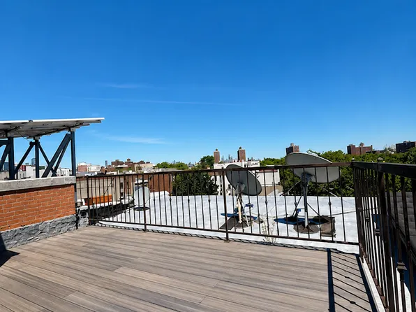 946 Fulton Street image 1 of 6