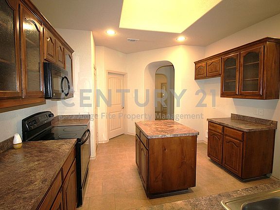 3rd image of 1027 Red Clover Ln