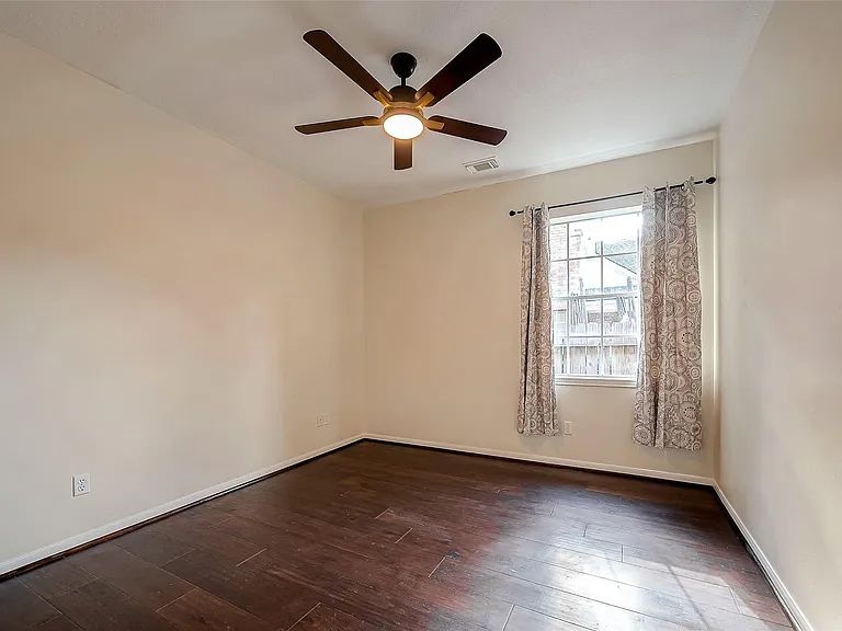 20819 Autumn Redwood Way — Photo 36