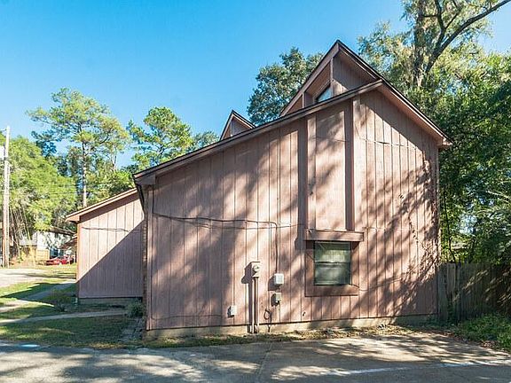 4th image of 1826-1832 Nekoma Ct