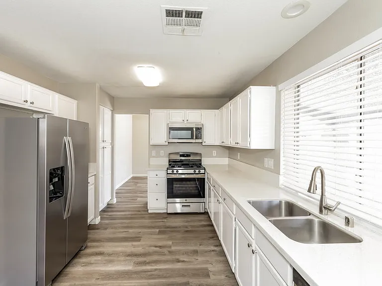 6939 Wineberry Dr — Photo 7