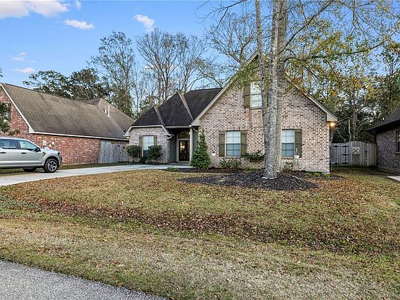 3rd image of 373 Autumn Lakes Rd