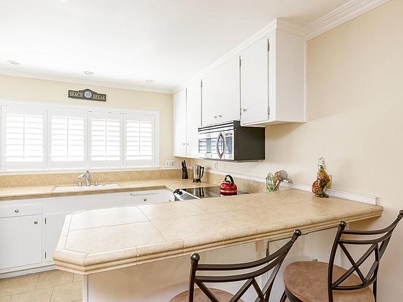 5th image of 3030 Merrill Dr APT 30